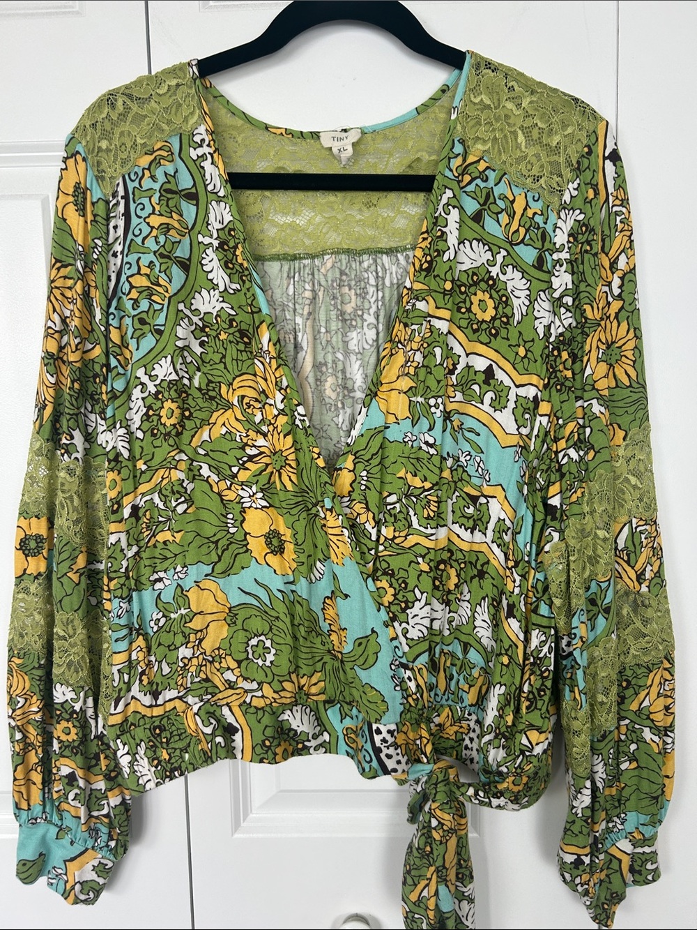 Tiny Floral Tie-Front V-Neck Blouse in Green & Yellow Size XL